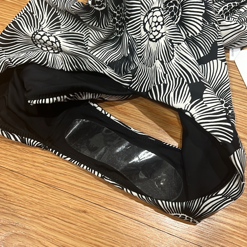 Express Floral Plunge Swimsuit Bodysuit - Picture 7 of 8